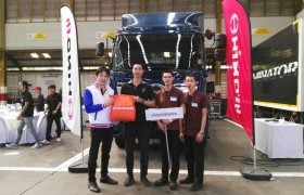 Image : Mechanical Engineer students, RMUTL received a prize in the Mechanic Skills Competition that arranged by Hino Motors Sales (Thailand) Ltd.