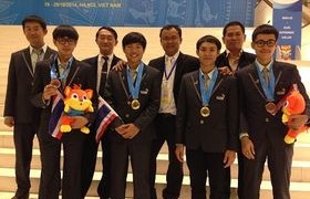 Image : RMUTL Mechatronics team wins “World Skills Asian Hanoi 2014 Award” in Robotic competition at Vietnam