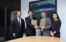 รูปภาพ : ร่วมลงนามกับบริษัทแฮร์เวฟกรุ๊ป (ประเทศไทย)