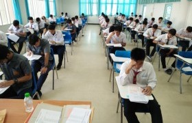 รูปภาพ : นักเรียน นักศึกษา ให้ความสนใจมาสอบเข้าศึกษาต่อระดับ ปวส.และระดับปริญญาตรี ณ มทร.ล้านนา ลำปาง