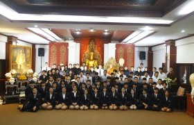 Image : RMUTL  prayer Grantham rounded evening. Sri Racha Mongkol Lanna The consecration is dedicated to the King's 9th consecutive day is the sixth night.