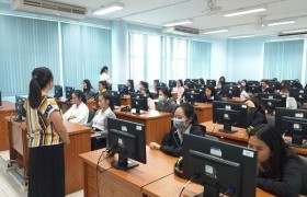 Image : The Language Center RMUTL, Lampang, held the placement test in the English language.
