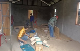 รูปภาพ : นักศึกษา มทร.ล้านนา เชียงราย เข้าร่วมสร้างบ้านให้กับผู้ยากไร้ในโครงการปรับปรุงซ่อมแซมที่อยู่อาศัยให้แก่ผู้ยากไร้